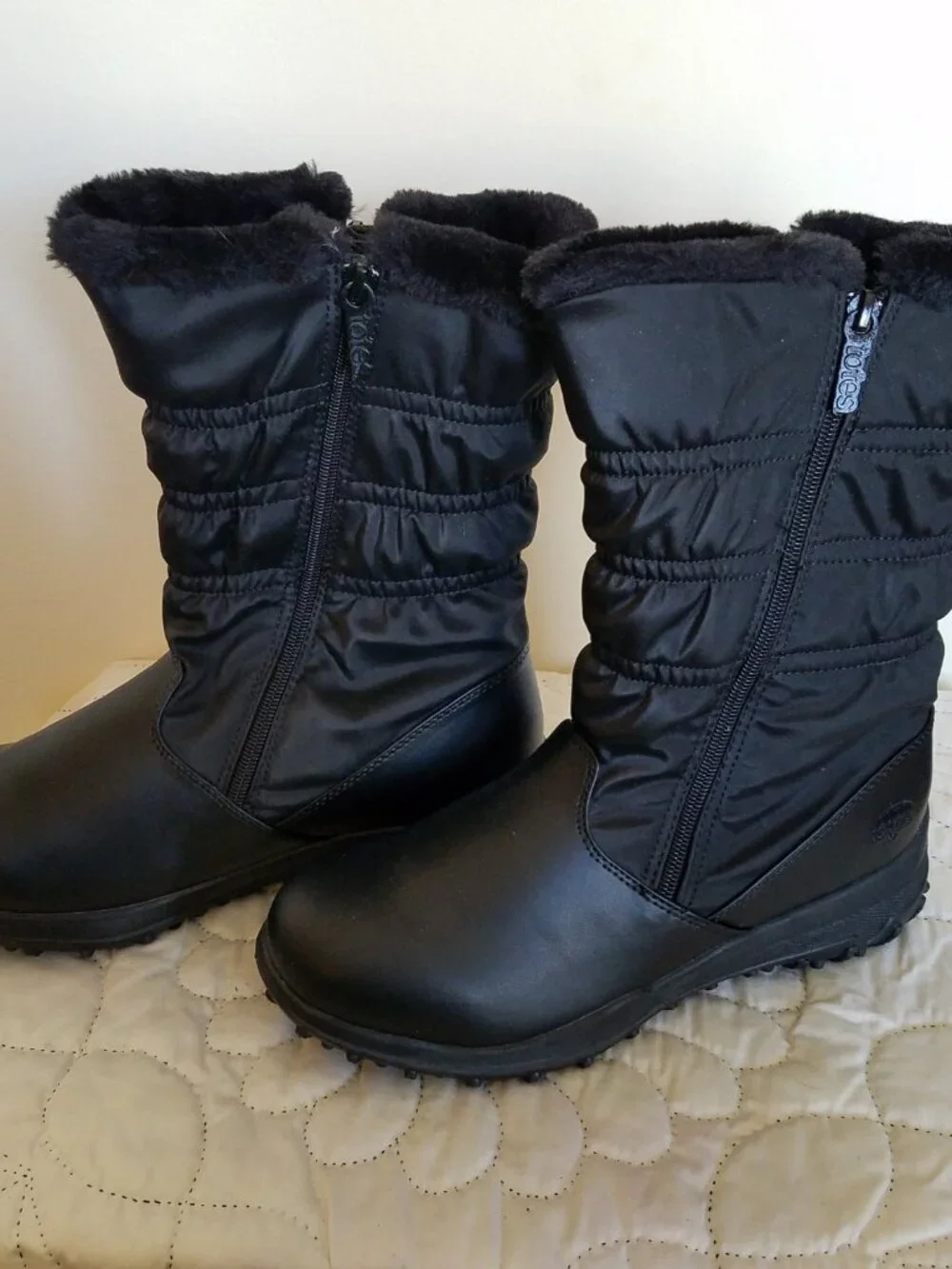 NWT Totes Madina Insulated Waterproof Snow Winter Boots 11W Black